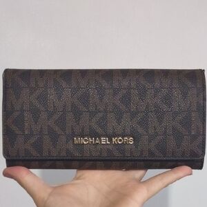 Michael Kors Jet Set Logo Wallet